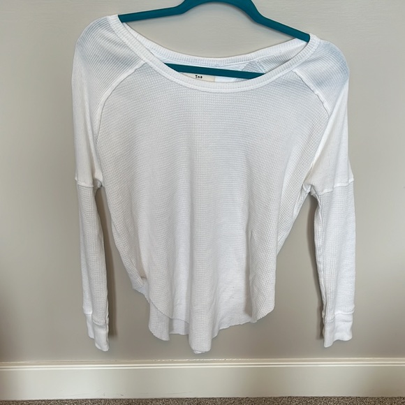 2 Aritzia tna Knit Long Sleeve Shirts - Picture 4 of 5
